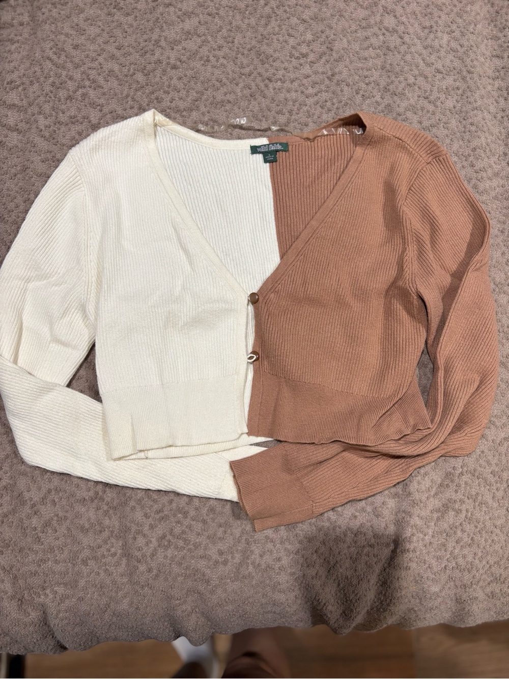 wild fable Two-Tone Cropped V-Neck Cardigan - Cream & Tan